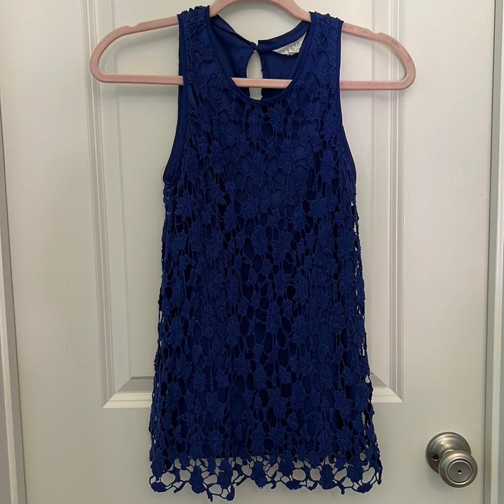 Blue lace sleeveless top